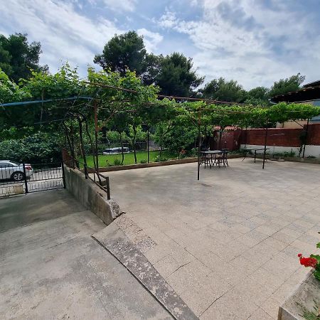 Retreat Apartments With Free Parking 普拉 外观 照片