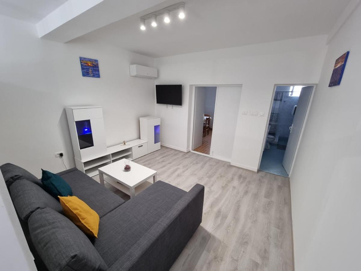 Retreat Apartments With Free Parking 普拉 外观 照片