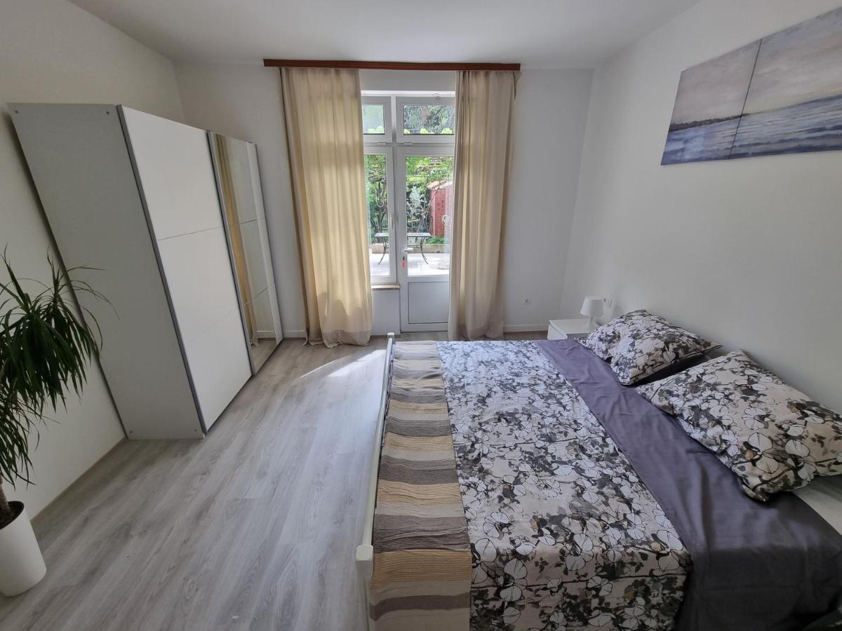 Retreat Apartments With Free Parking 普拉 外观 照片