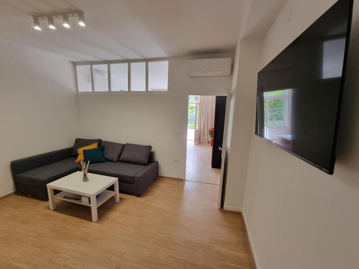 Retreat Apartments With Free Parking 普拉 外观 照片