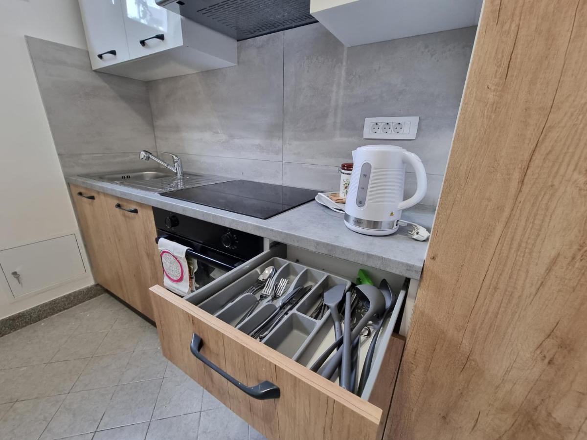 Retreat Apartments With Free Parking 普拉 外观 照片